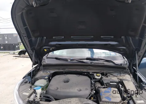 2022 Volvo Xc40 T4 R-Design from USA, damaged, VIN YV4AC2HMXN2646136